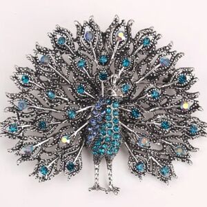 🆕️🦚 VINTAGE-INSPIRED ENCRUSTED PEACOCK BROOCH PIN 🦚